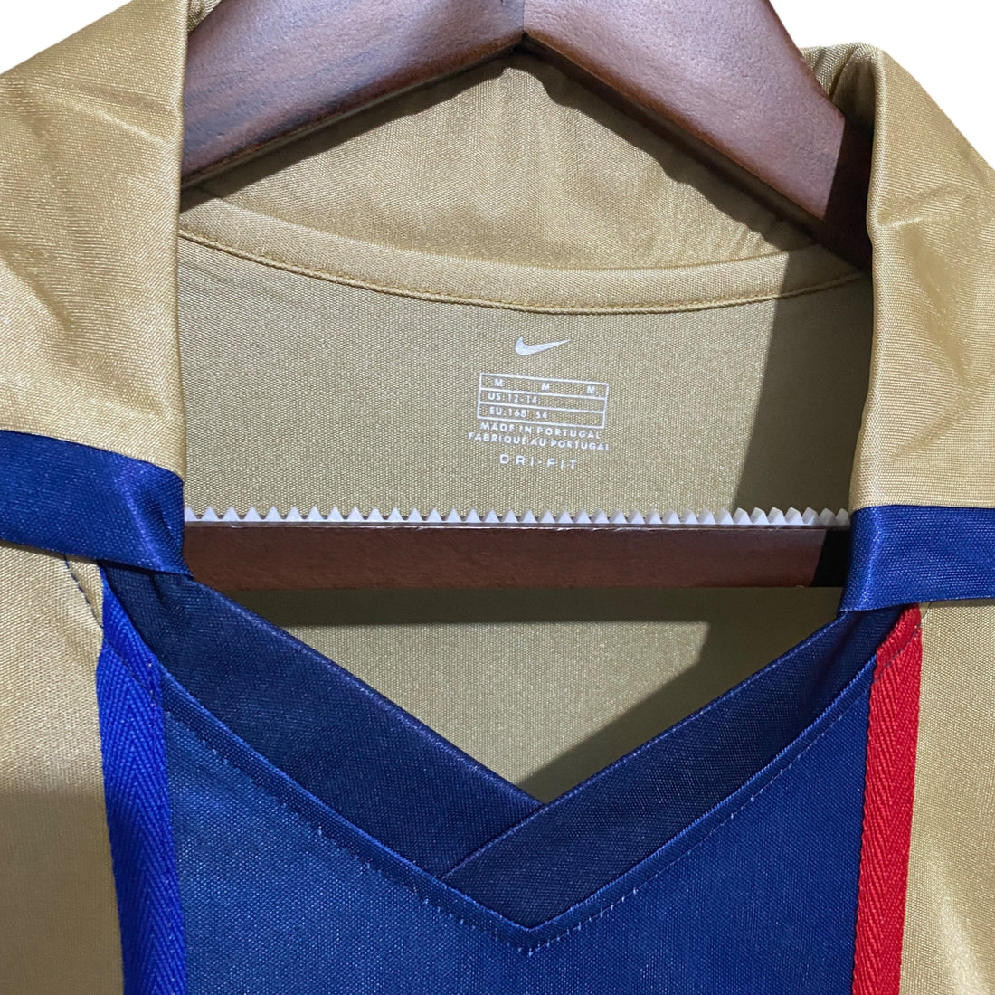 Barcelona 2001-2002 Away Shirt