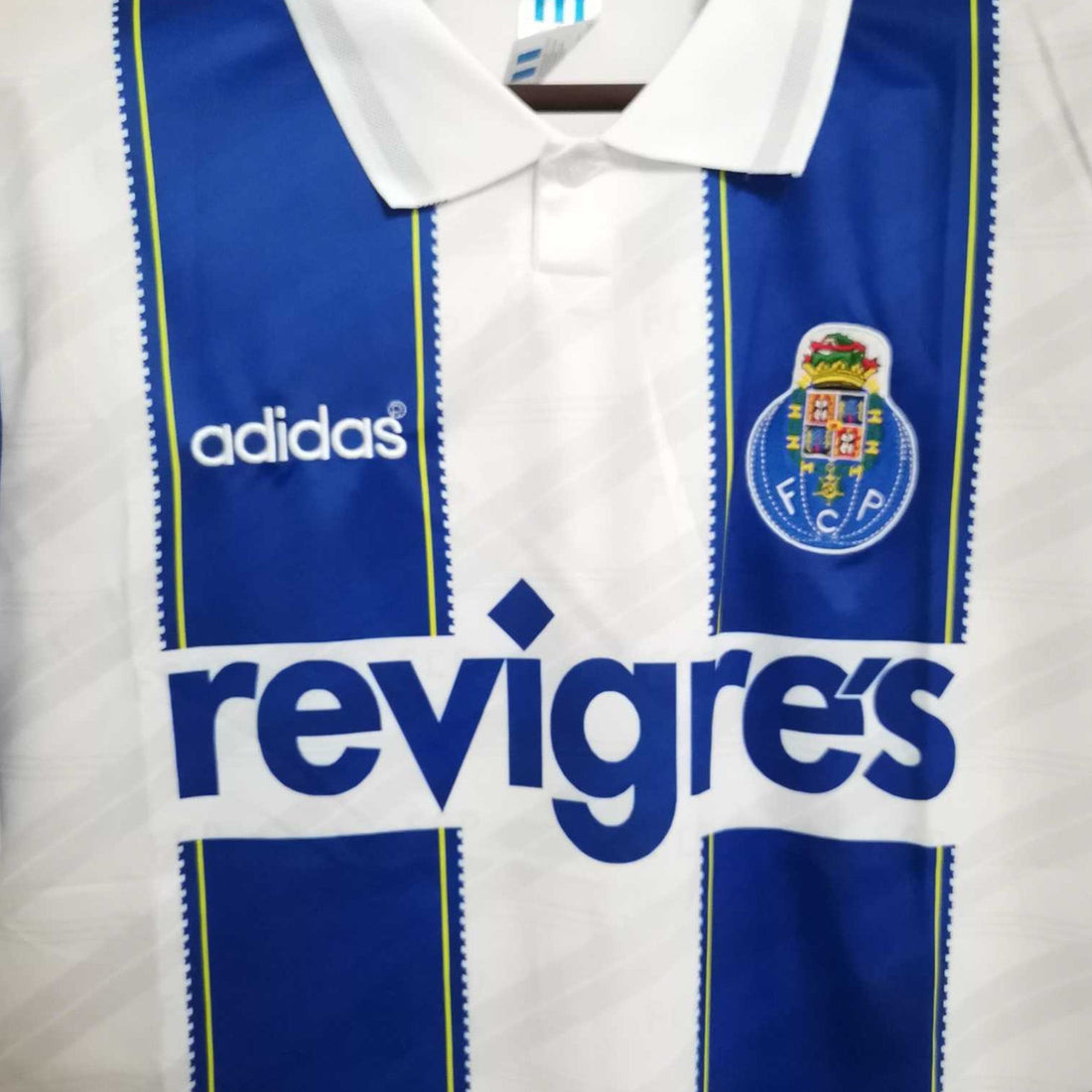 FC Porto 1995-1997 Shirt Holder