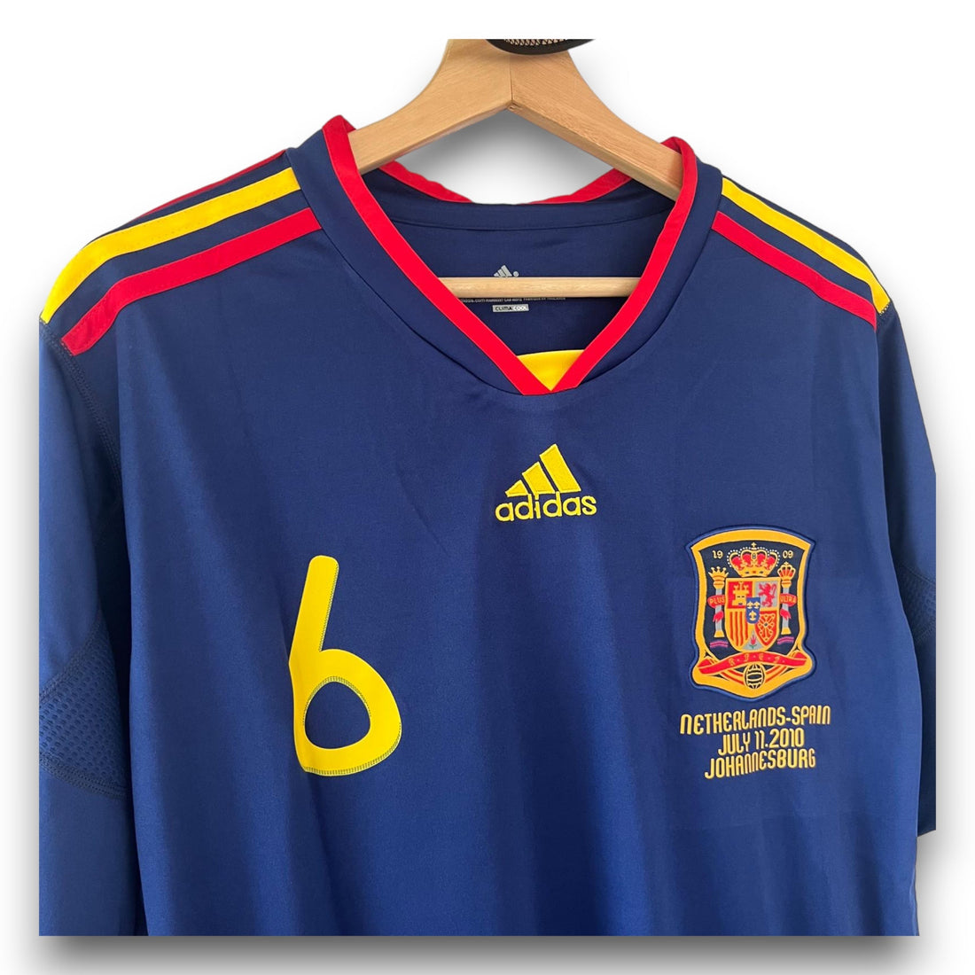 Spain 2010 Away Shirt Iniesta 6