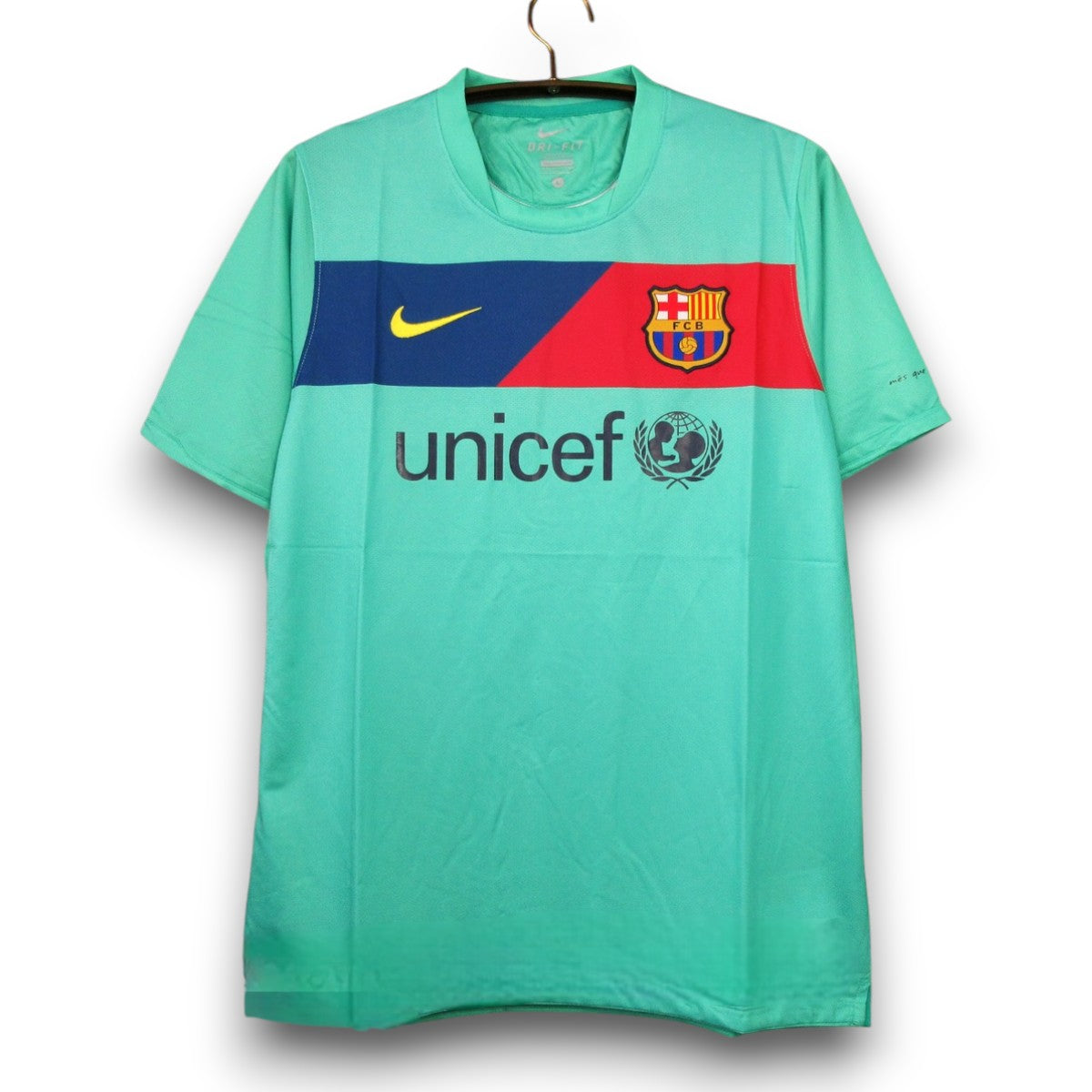 Barcelona 2010-2011 Away Shirt